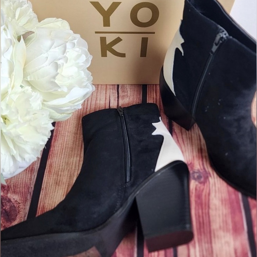 Dolls Kill Velvet Star Sighting Western Boots Sz. 7.5 NWT